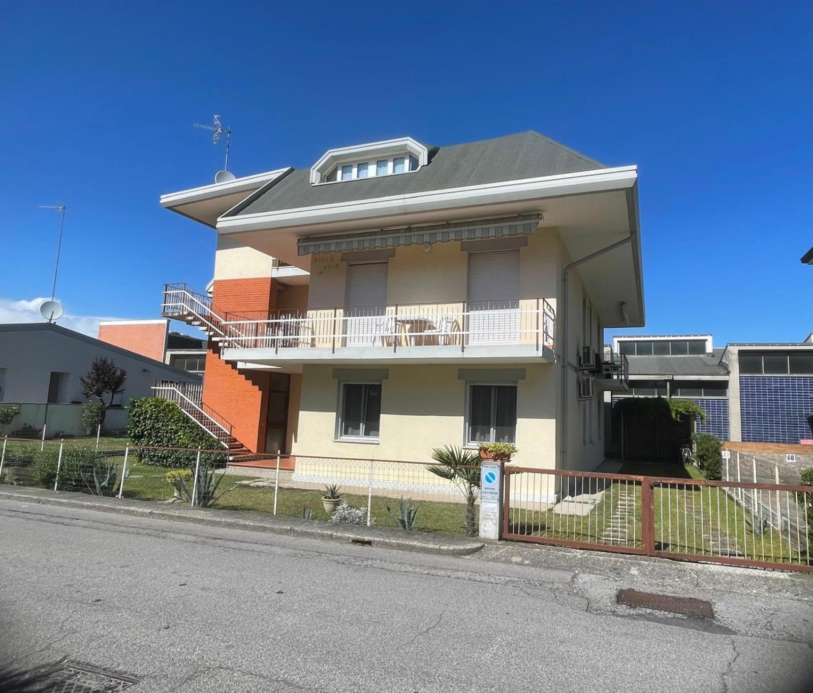 Appartamento Villa Asio Lignano Sabbiadoro Eksteriør billede